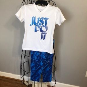 Girl’s Nike dri fit T-shirt and capris